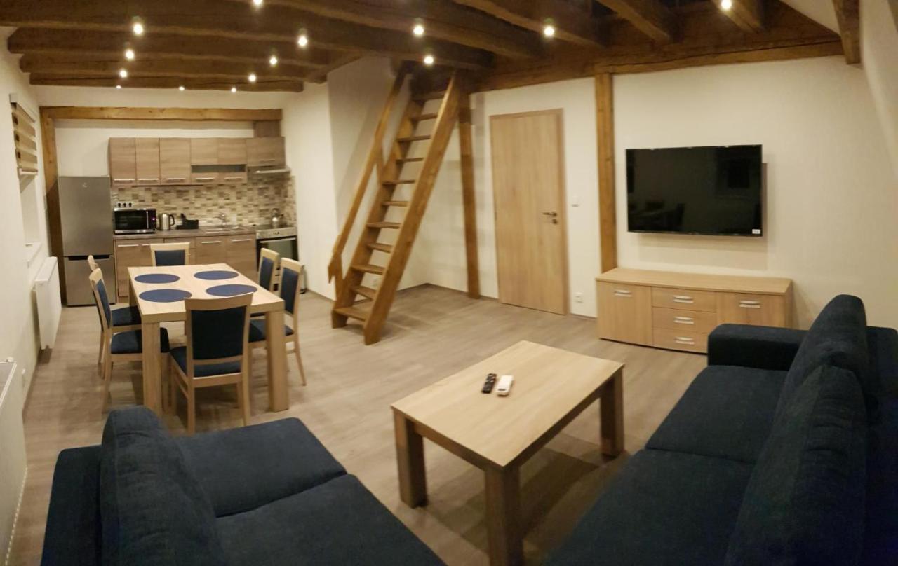Apartmany Meandry Mimon ภายนอก รูปภาพ